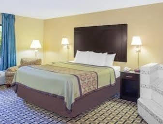 Days Inn By Wyndham Andalusia Exterior photo